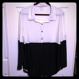 NWOT Valentina Button Up Top